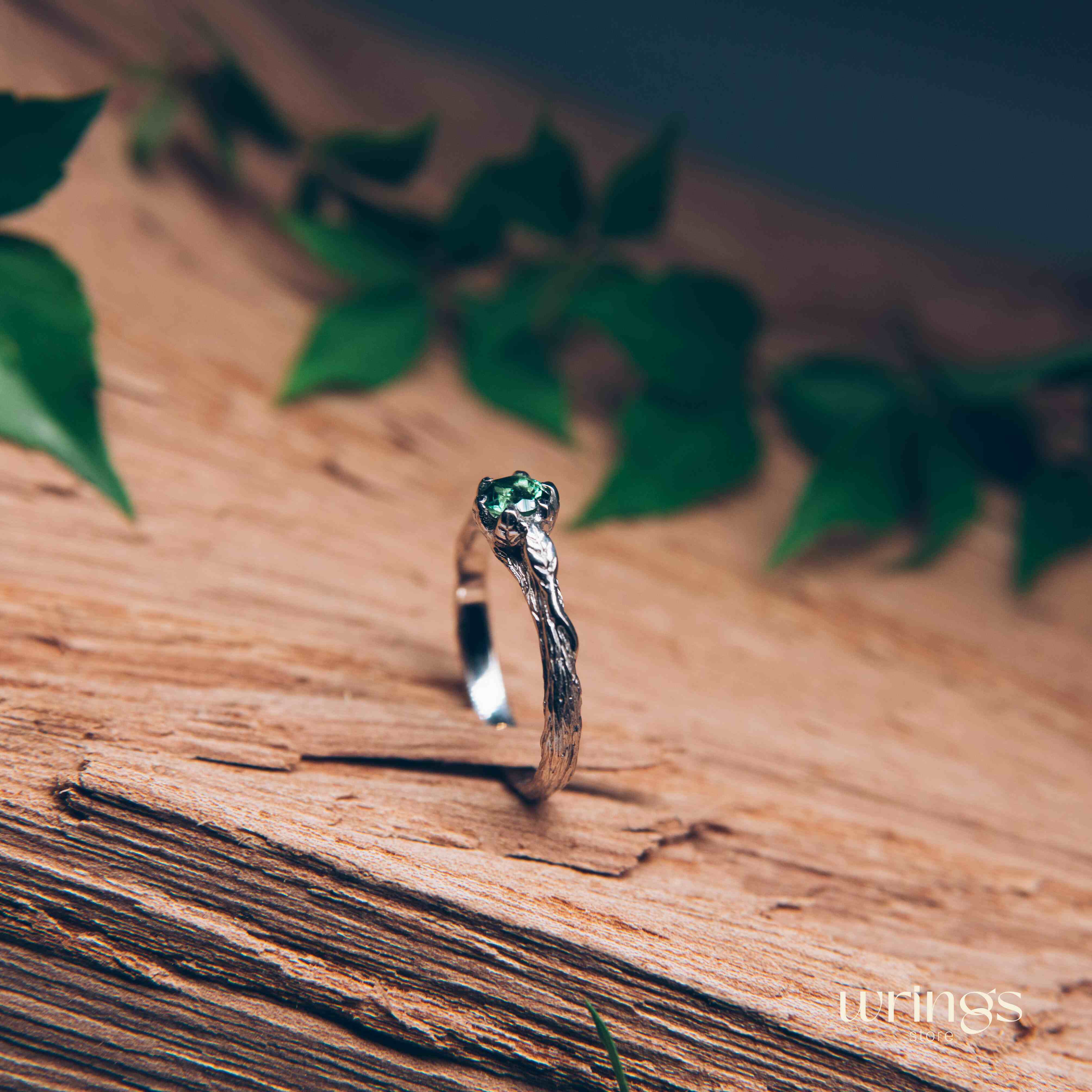 Bright Green Quartz Silver Twig Ring with Side Leaves