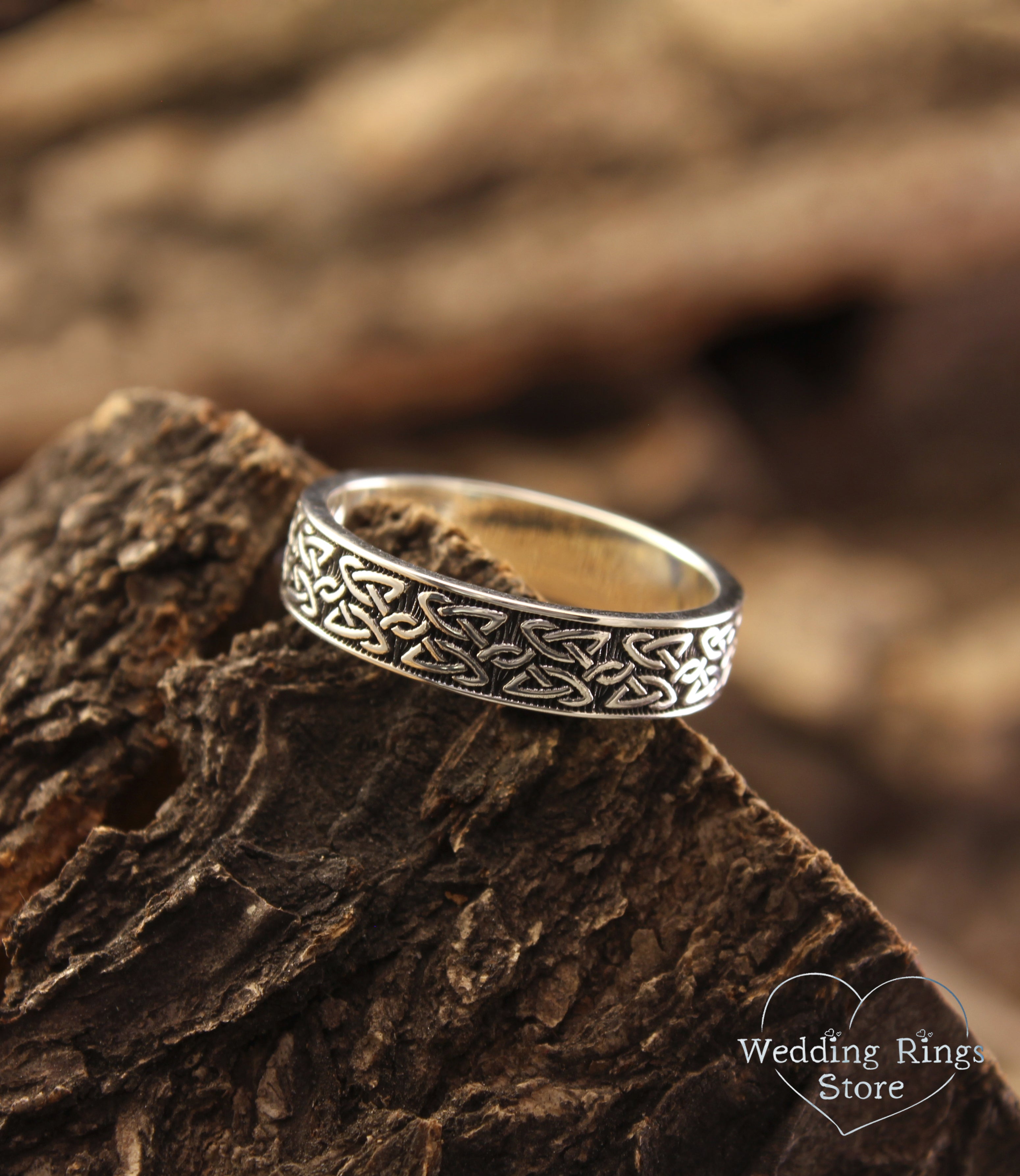 Symbolic Irish Knot Silver Celtic Ring in Vintage Style