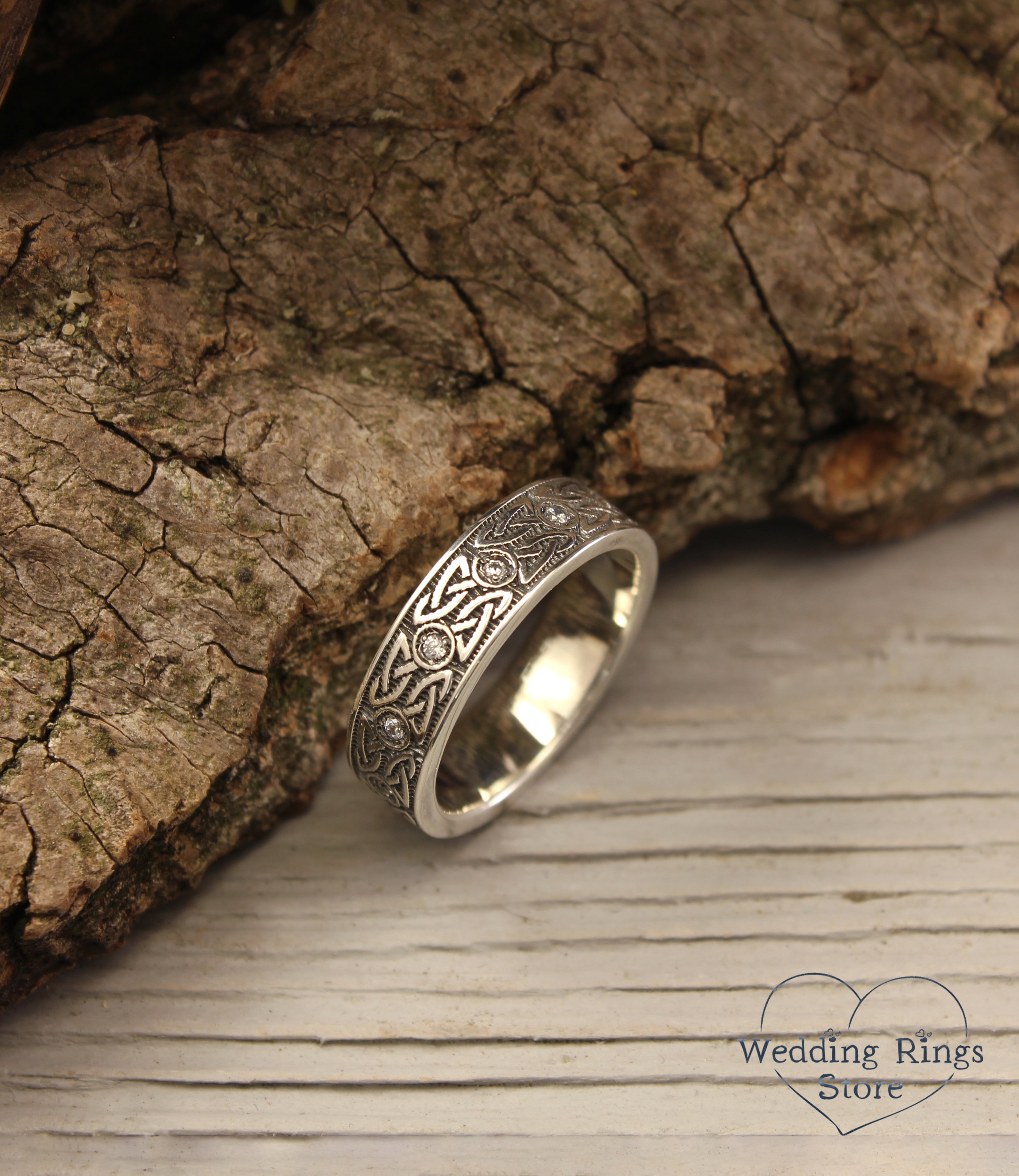 Silver Multistone Celtic Knot Ring in Vintage Style