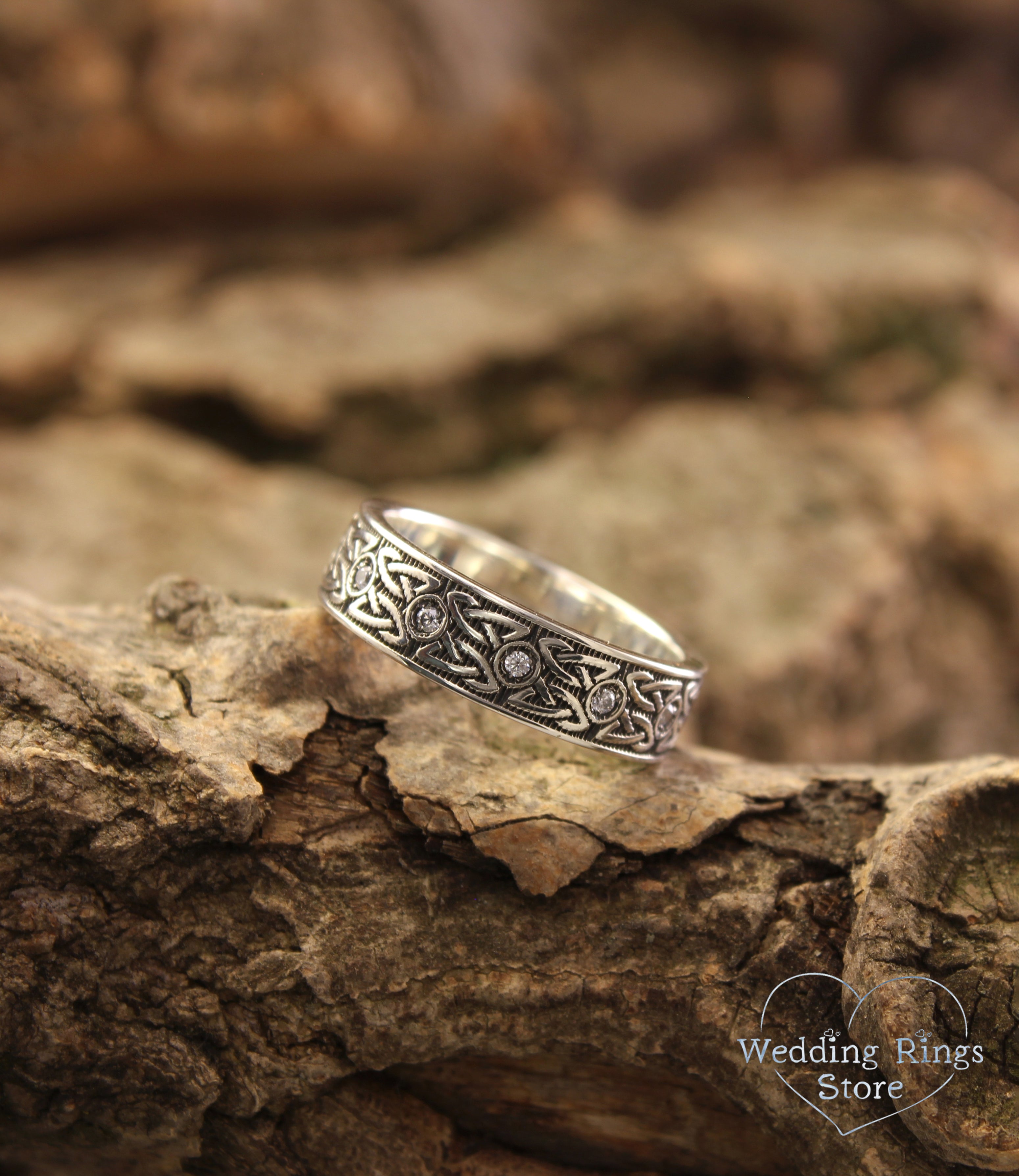 Silver Multistone Celtic Knot Ring in Vintage Style