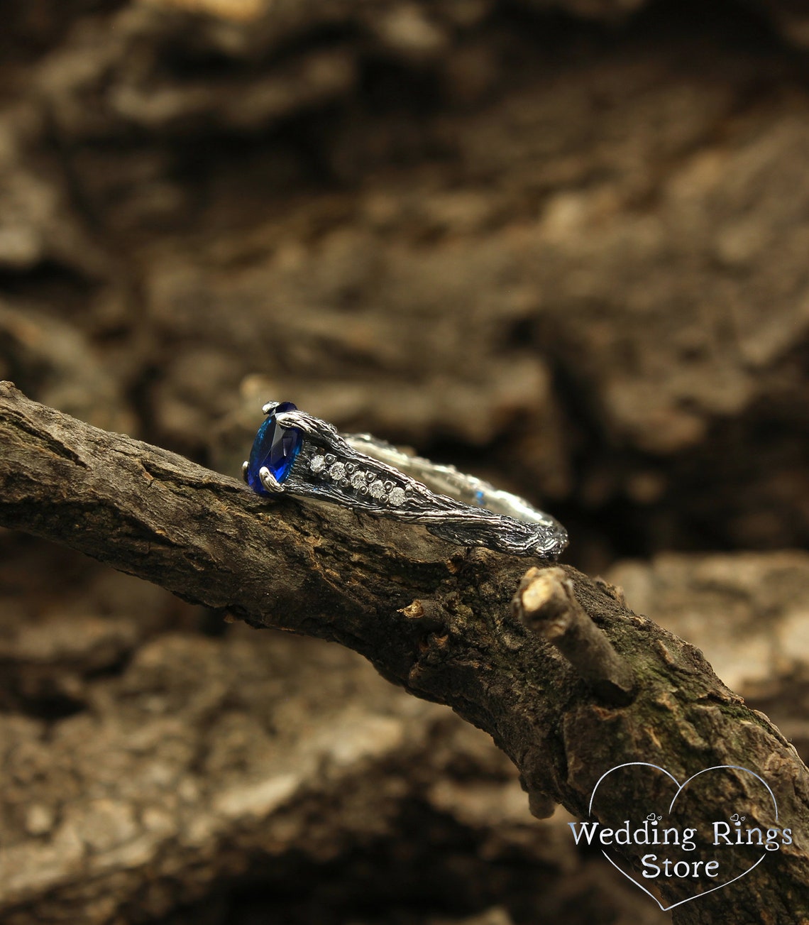 Elegant Sapphire Engagement Ring in Silver imitating Woodbark