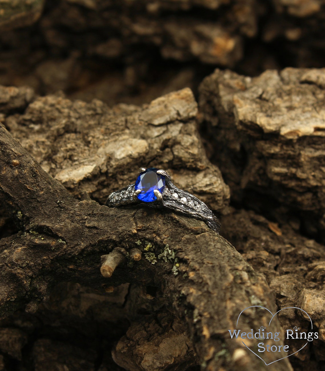 Elegant Sapphire Engagement Ring in Silver imitating Woodbark