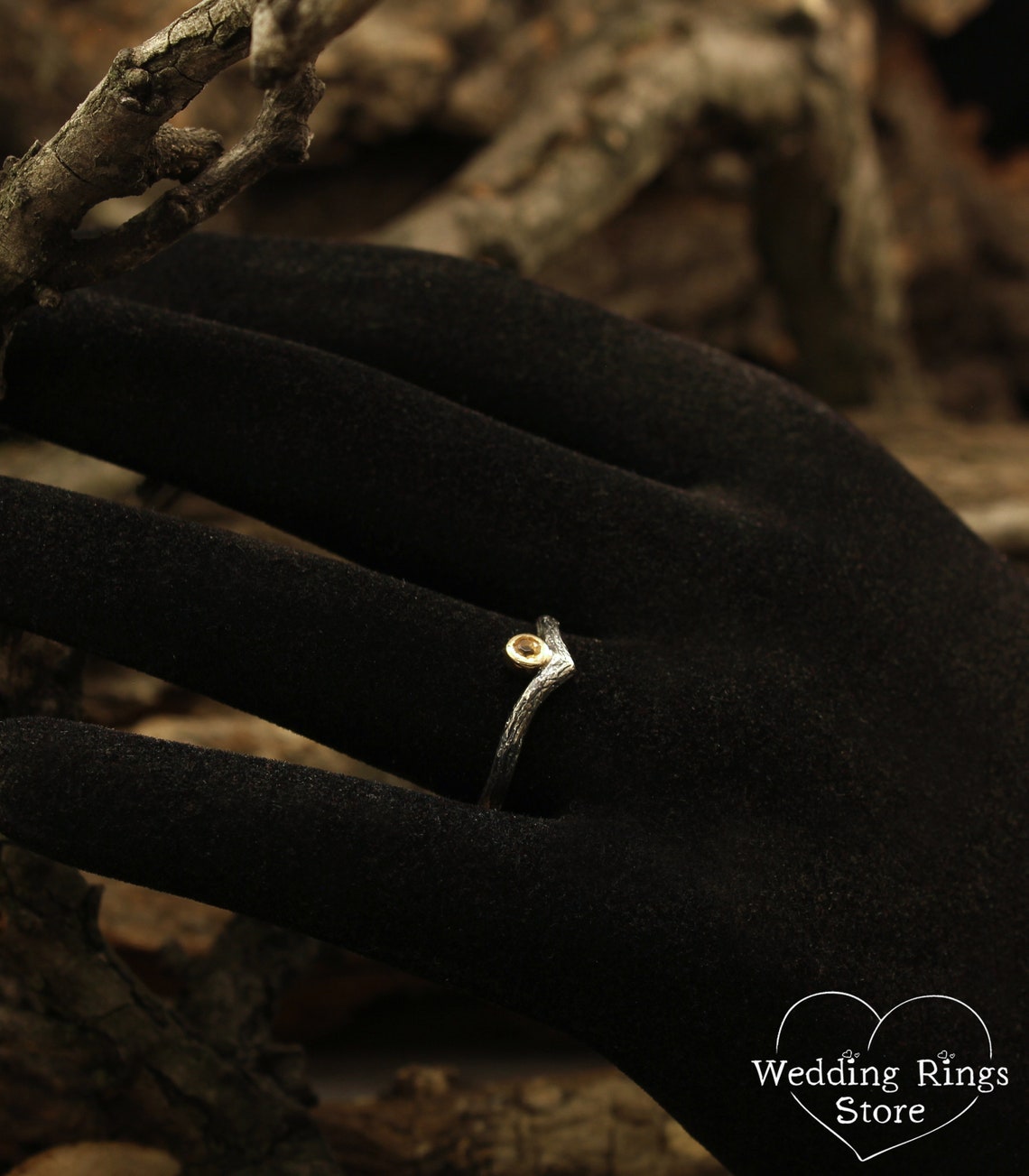 Minimalist V-Ring with Bright Citrine Gem in Sterling Silver