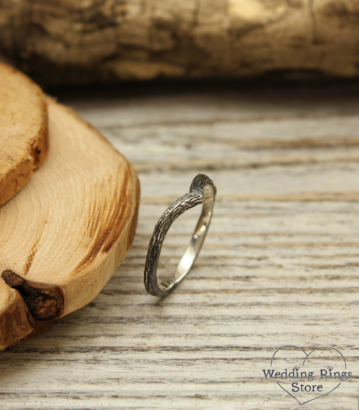 Minimalist Dainty V-Ring with Tree bark Band