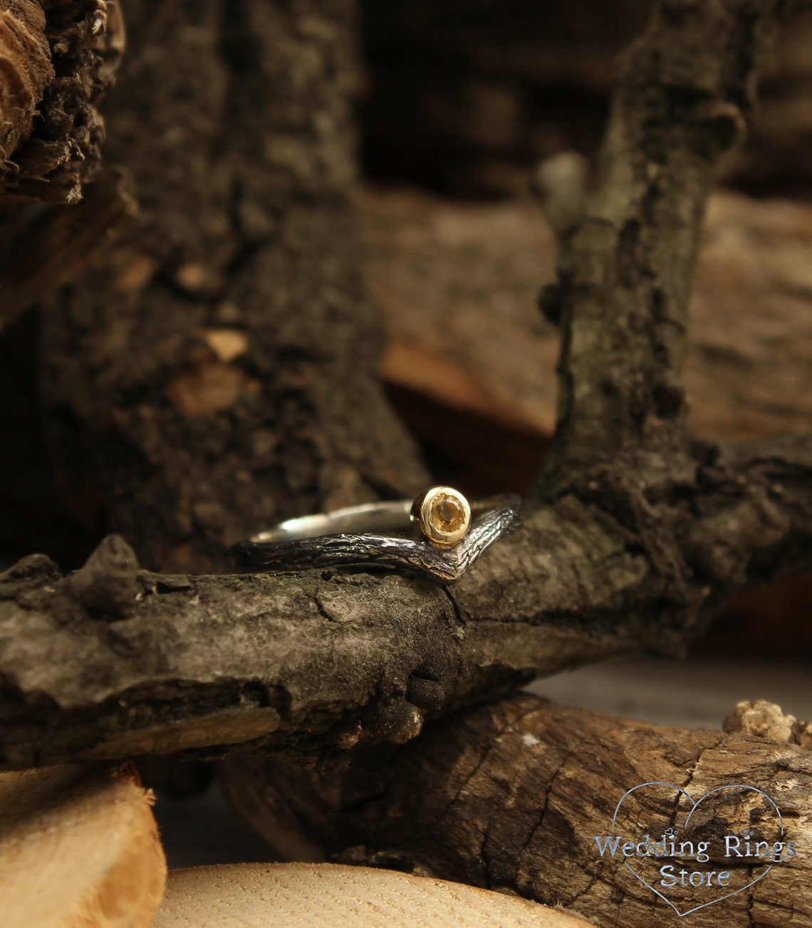 Minimalist V-Ring with Bright Citrine Gem in Sterling Silver