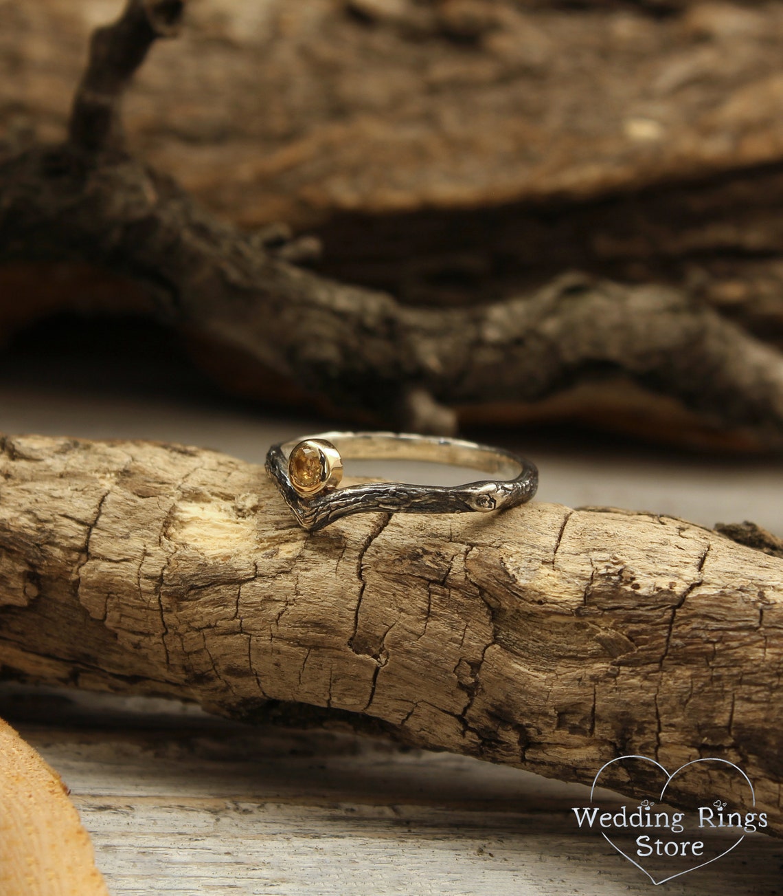 Minimalist V-Ring with Bright Citrine Gem in Sterling Silver