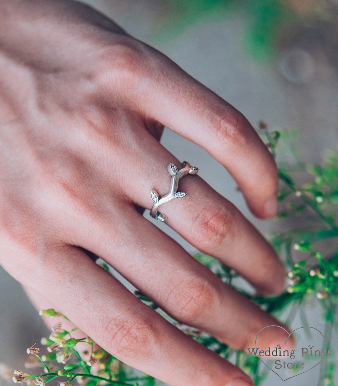 Thin Wave Twig Ring with Delicate Leaves of Natural Peridot