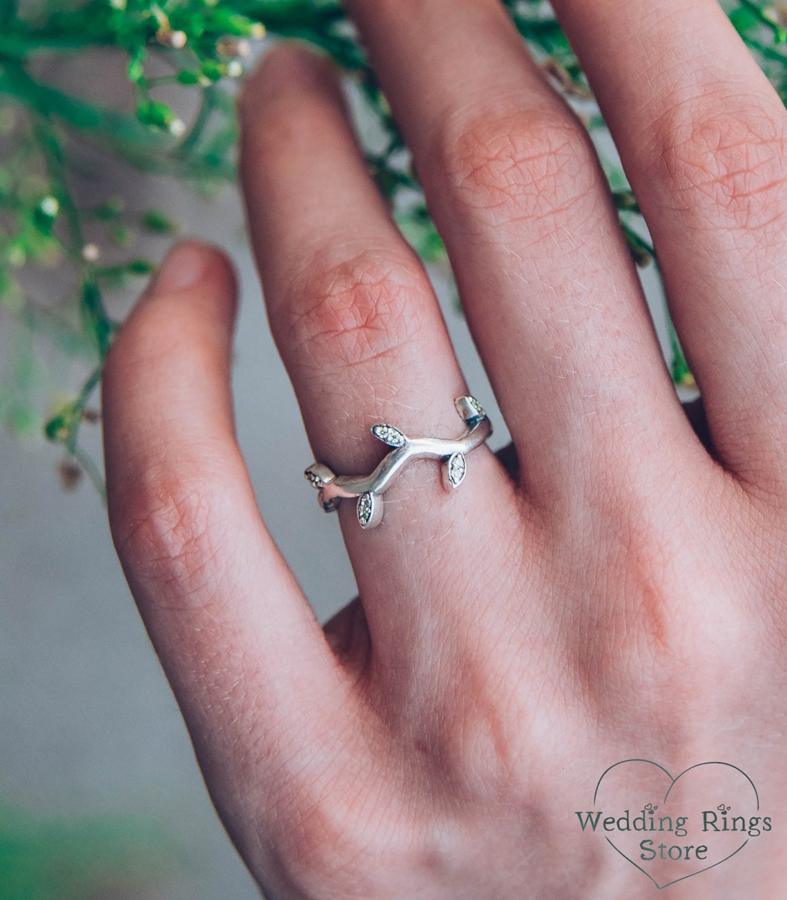 Thin Wave Twig Ring with Delicate Leaves of Natural Peridot