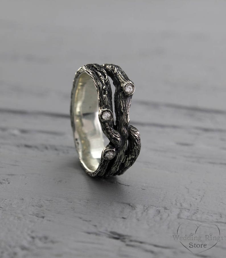 Three Diamonds in Unique Entwined Branches Ring