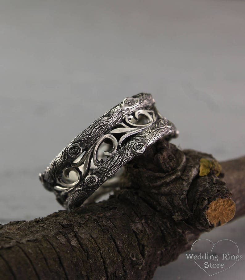 Vintage style Vine and Tree Wide Wedding Band