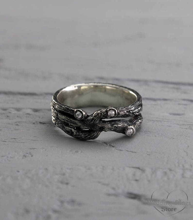 Three Diamonds in Unique Entwined Branches Ring