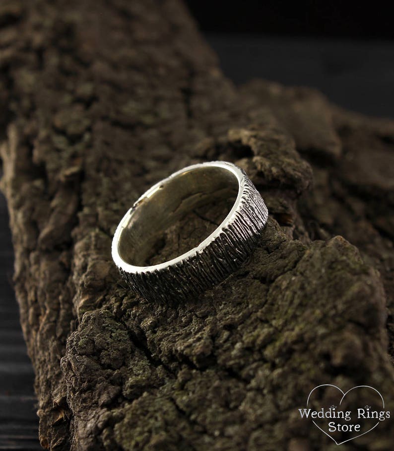 Nature Woodgrain textured Silver Rustic style Wedding Band