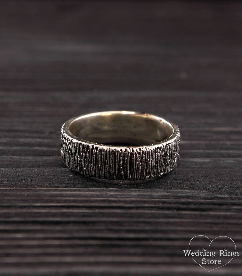 Nature Woodgrain textured Silver Rustic style Wedding Band