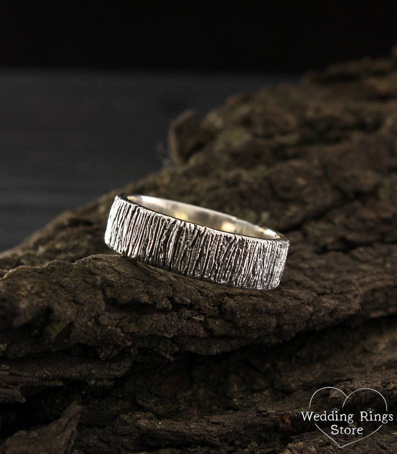 Nature Woodgrain textured Silver Rustic style Wedding Band