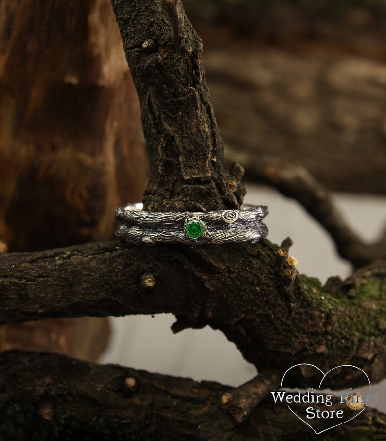 Tree Branch and knots Silver Ring with Emerald