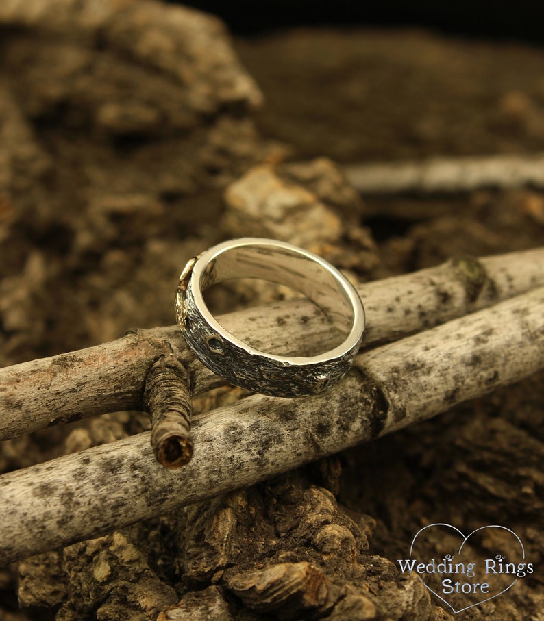 Tree bark Wedding Ring with three Leaves in Mixed Metals