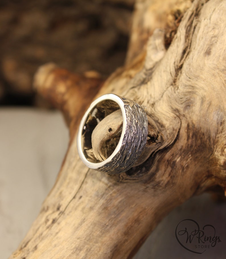 Two Wolves Ring — Silver Wild Nature Animal Wedding Band