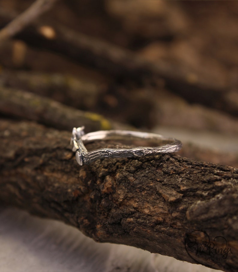 Small Leaves on the Branch - Delicate Silver Chevron Ring