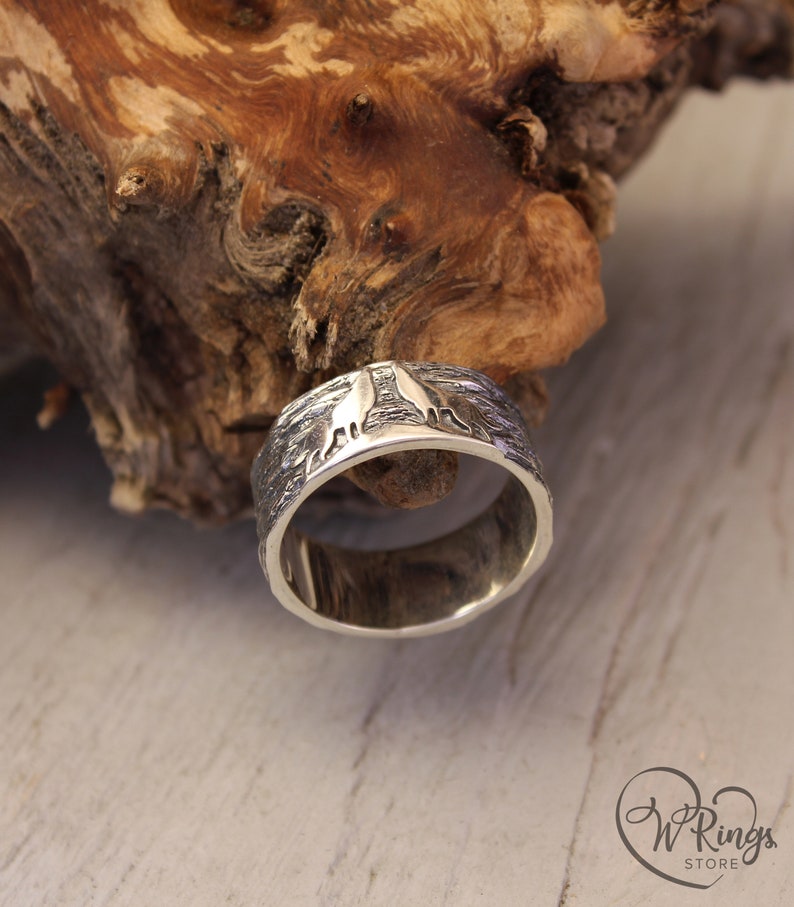 Two Wolves Ring — Silver Wild Nature Animal Wedding Band