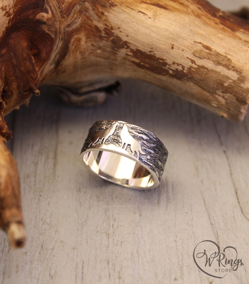 Two Wolves Ring — Silver Wild Nature Animal Wedding Band