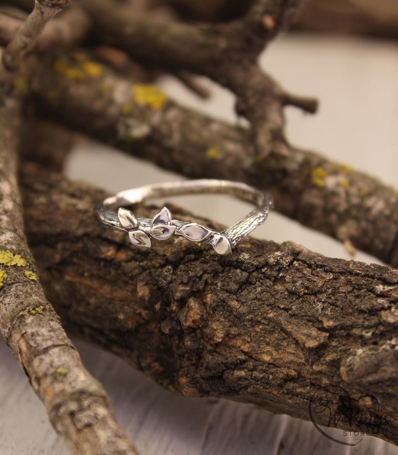 Small Leaves on the Branch - Delicate Silver Chevron Ring