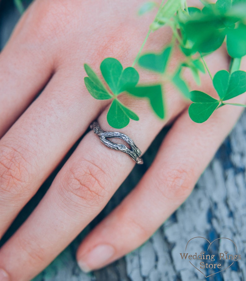 Small Branch & Knot Silver Everyday Ring