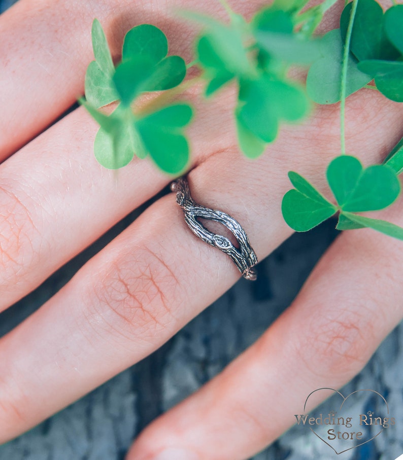 Small Branch & Knot Silver Everyday Ring