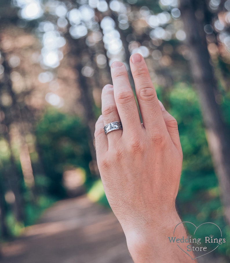 Two Wolves Ring — Silver Wild Nature Animal Wedding Band