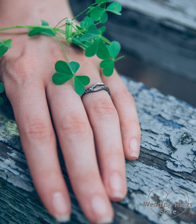 Small Branch & Knot Silver Everyday Ring