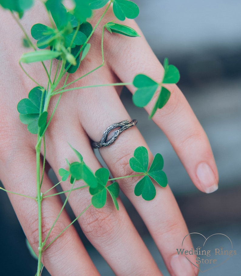 Small Branch & Knot Silver Everyday Ring