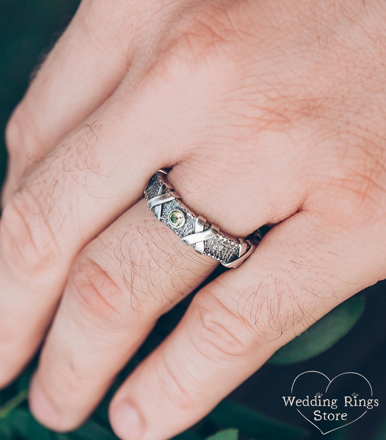 Nature Silver Band Ring with Cross & Natural Peridot