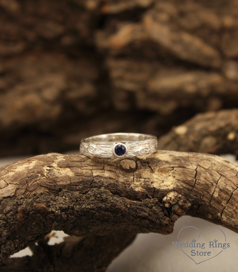 Unique Tree bark Silver Ring with exquisite Blue Sapphire