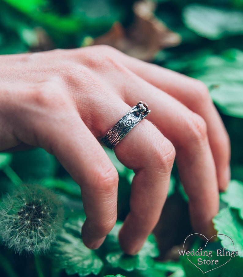 Rustic Wild Nature Silver Tree bark Garnet Ring