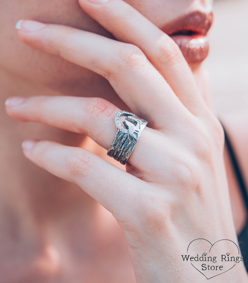 Two Wolves Sterling Silver animal Ring with Cubic Zirconia