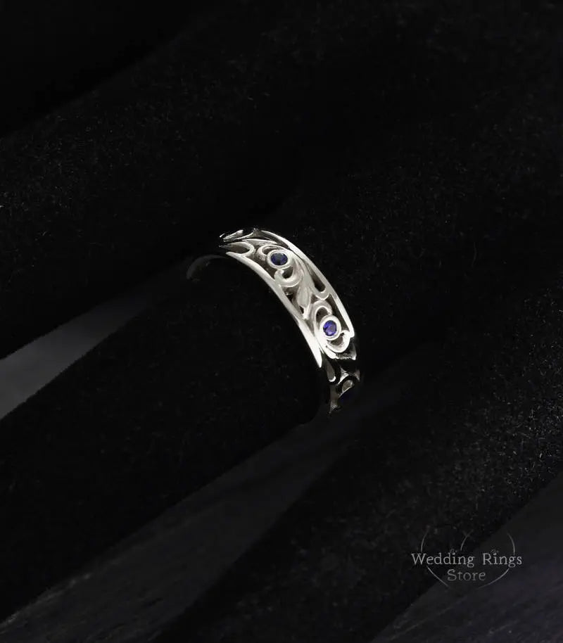 Vintage style Natural Sapphire Wedding Band with Leaves