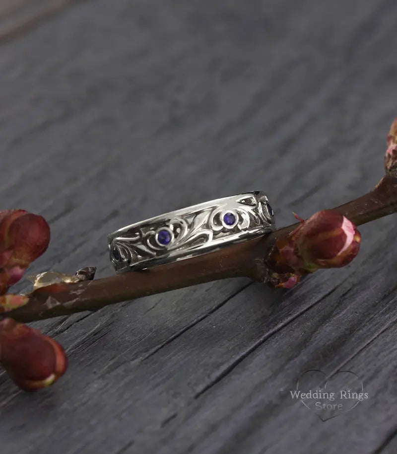 Vintage style Natural Sapphire Wedding Band with Leaves