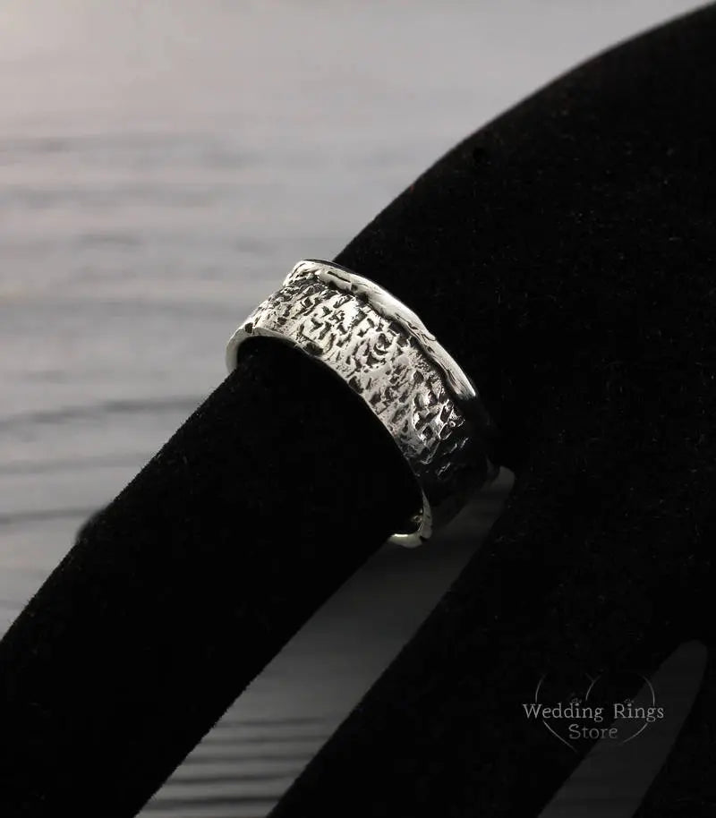 Oxidized Silver & Exclusive facet Wide Wedding Ring