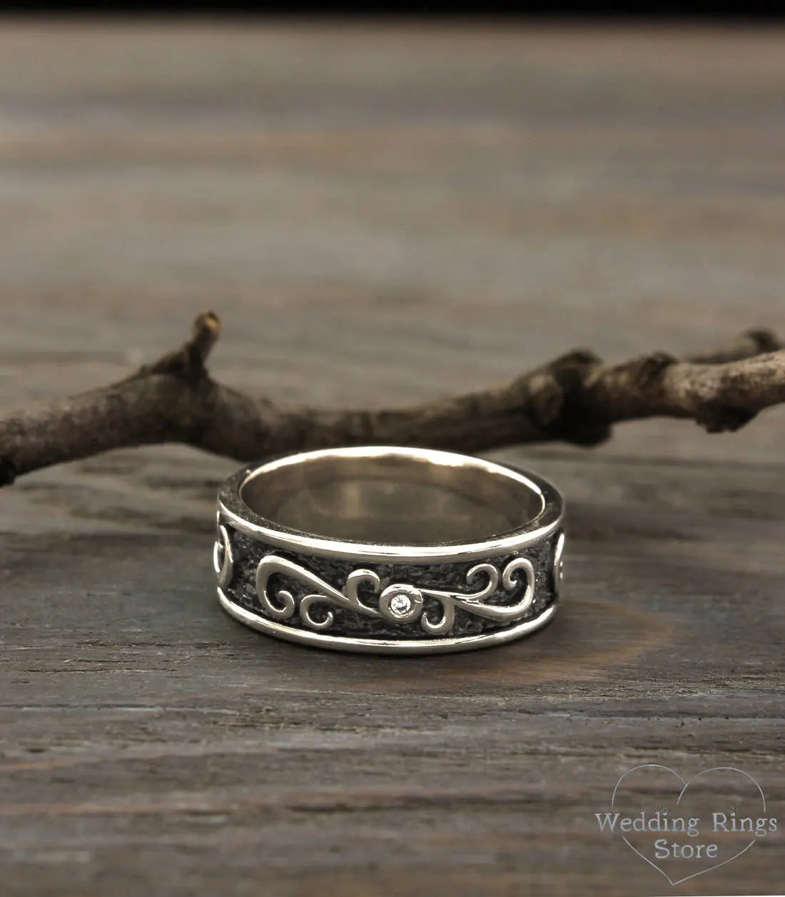 Diamond Wedding Band with Vintage pattern in Silver