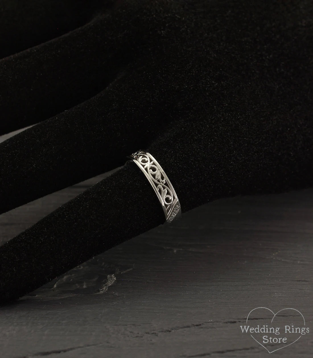 Vine small Wedding Band with Diamonds — Vintage style Silver Ring