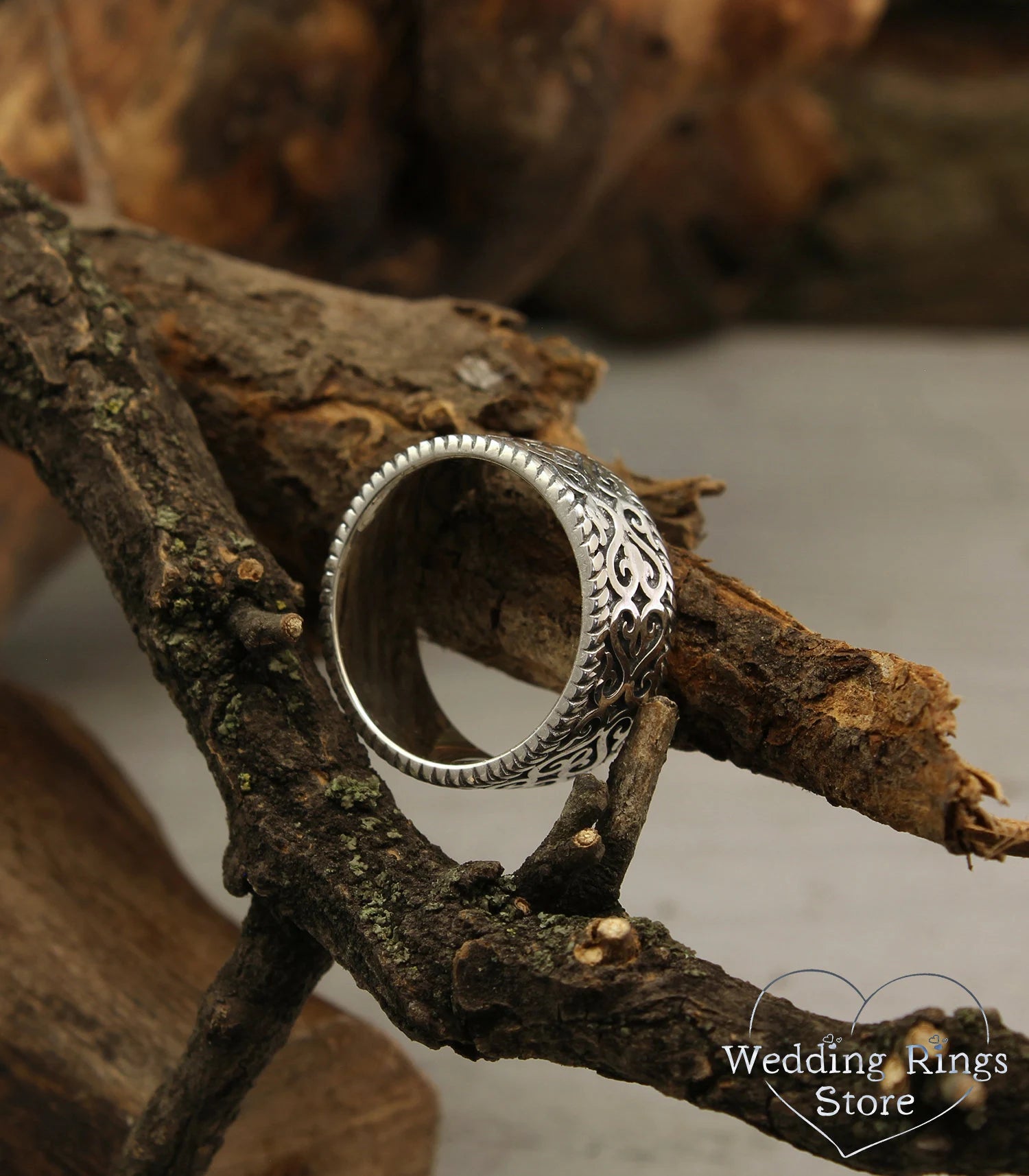 Vintage style and Unique Silver Ring with Medieval pattern