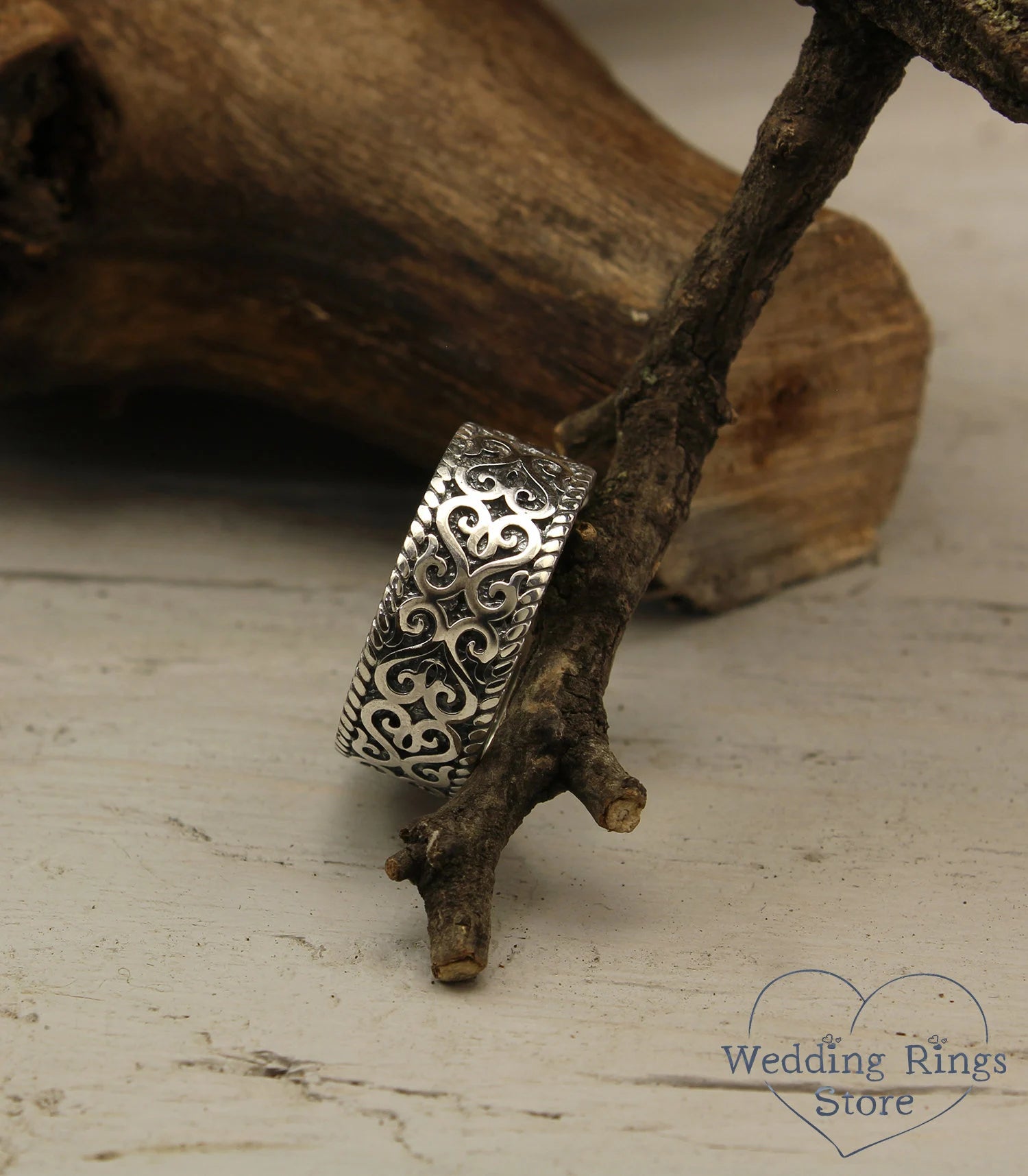 Vintage style and Unique Silver Ring with Medieval pattern