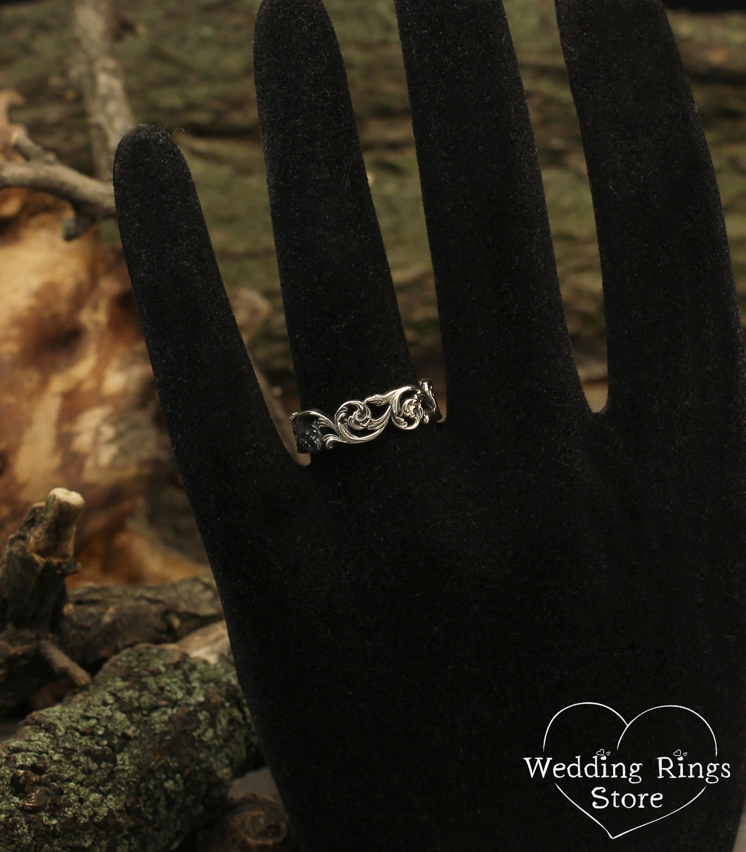 Women's Silver Vine Wedding Ring in Vintage Style