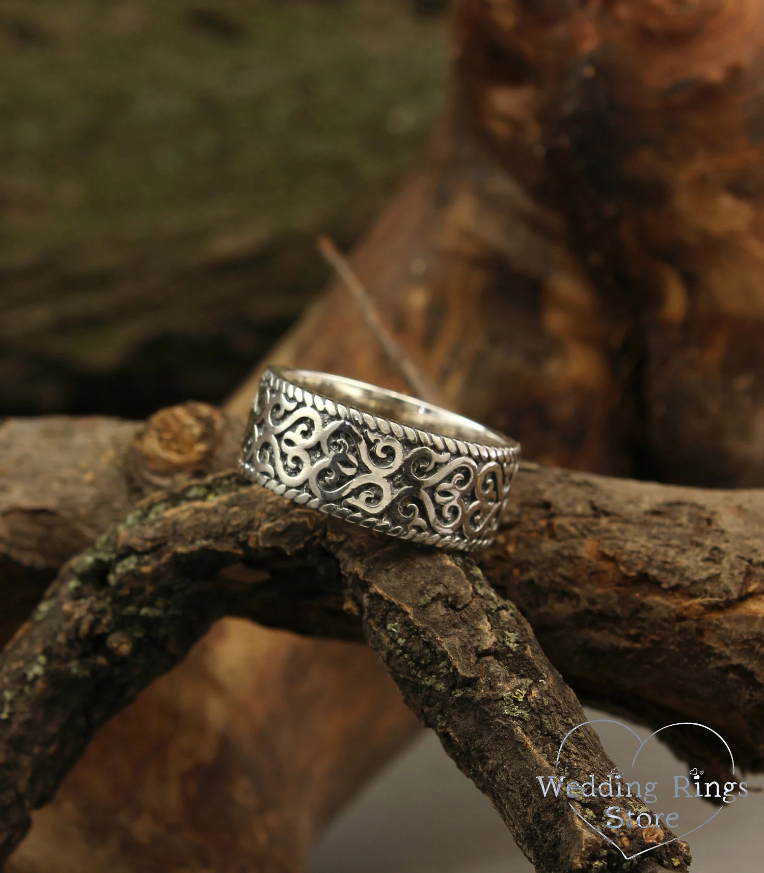 Vintage style and Unique Silver Ring with Medieval pattern