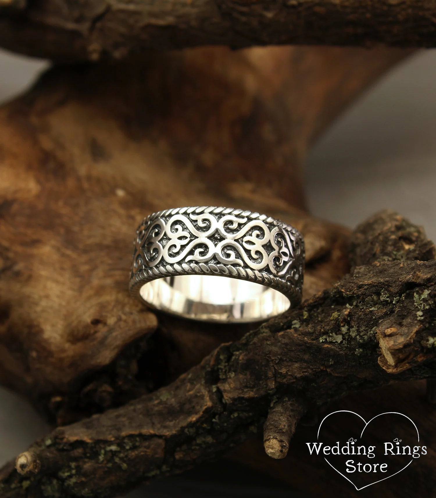 Vintage style and Unique Silver Ring with Medieval pattern