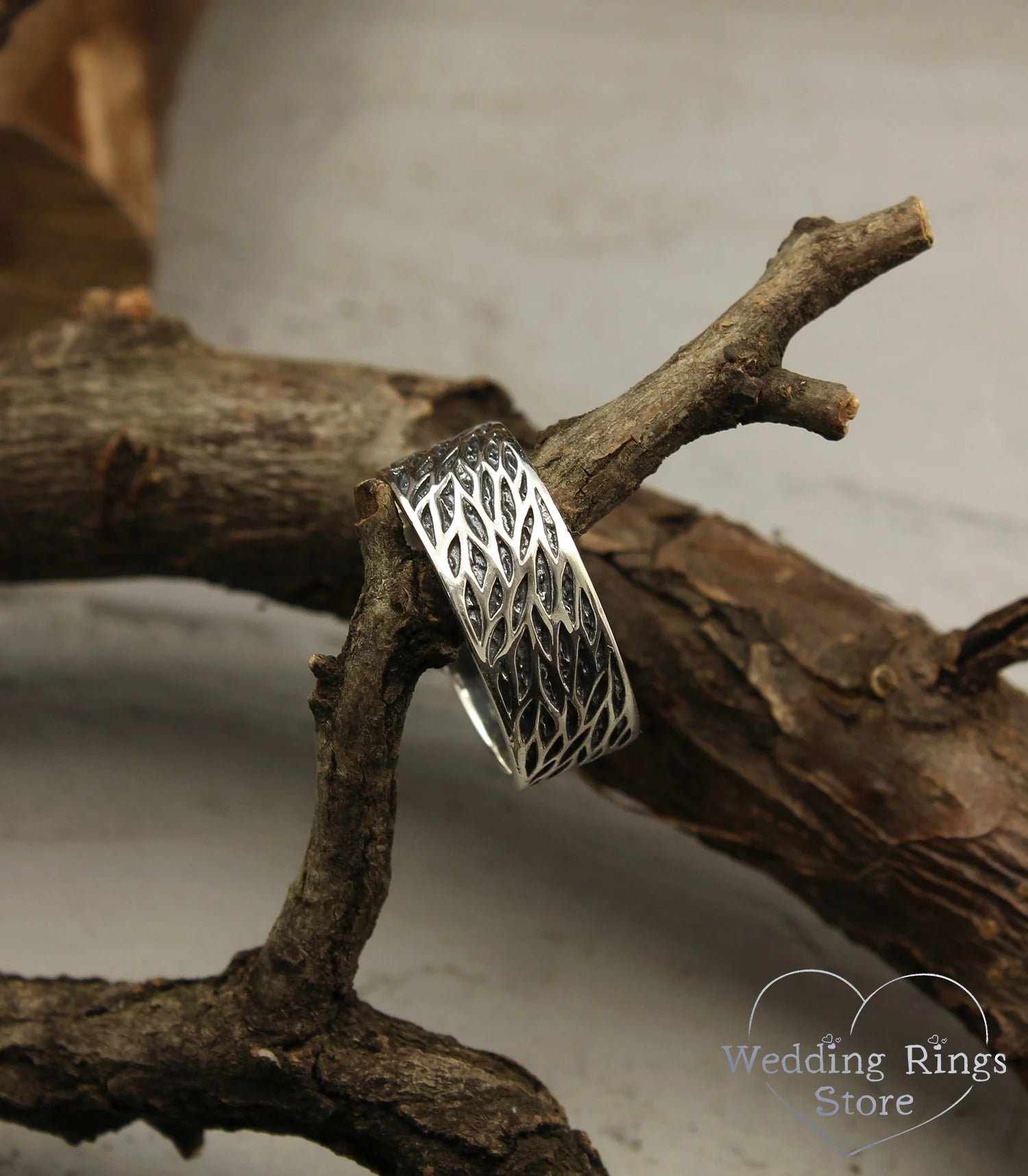 Stylish Leaves Sterling Silver Wedding Band in Vintage style