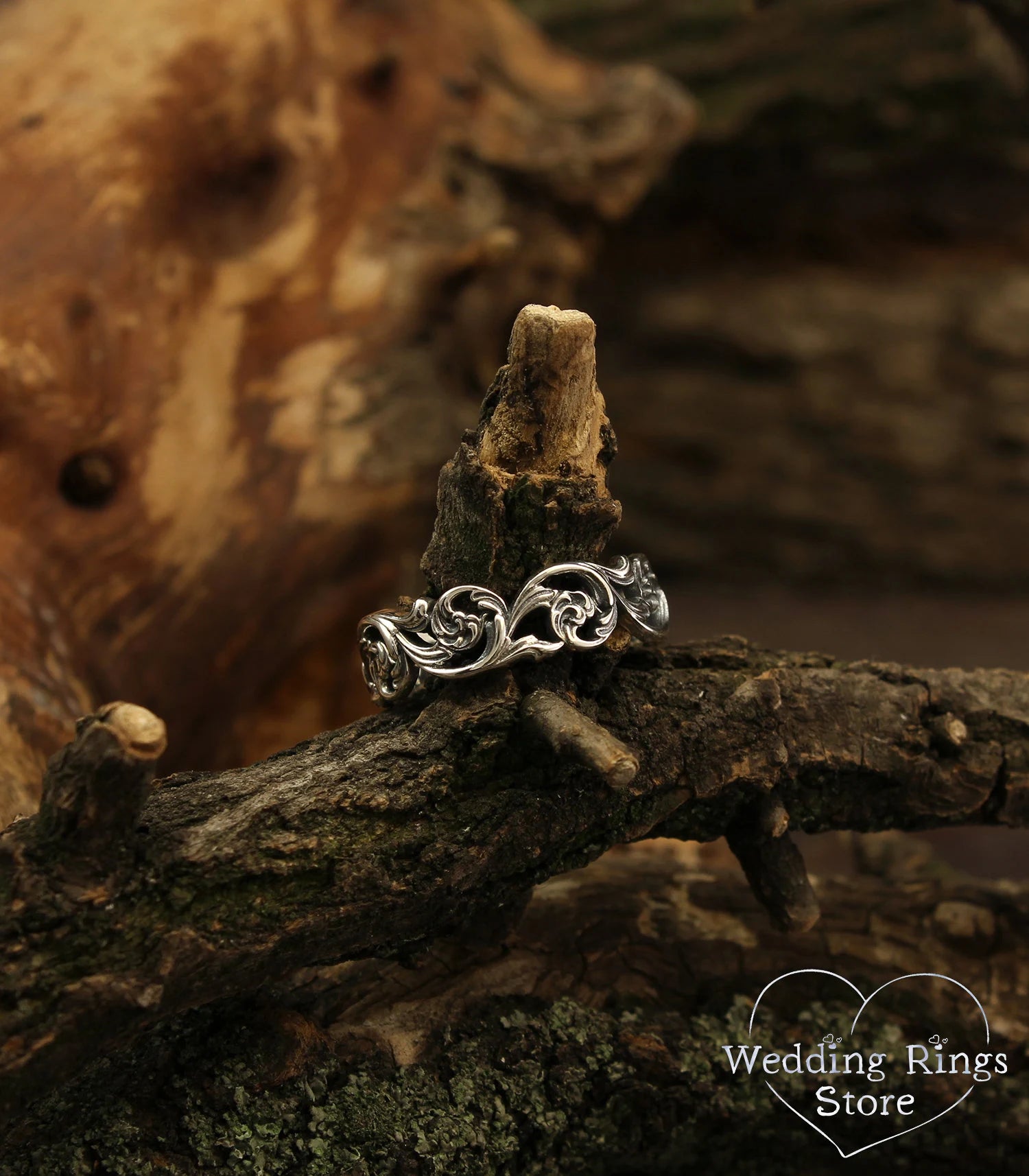 Women's Silver Vine Wedding Ring in Vintage Style