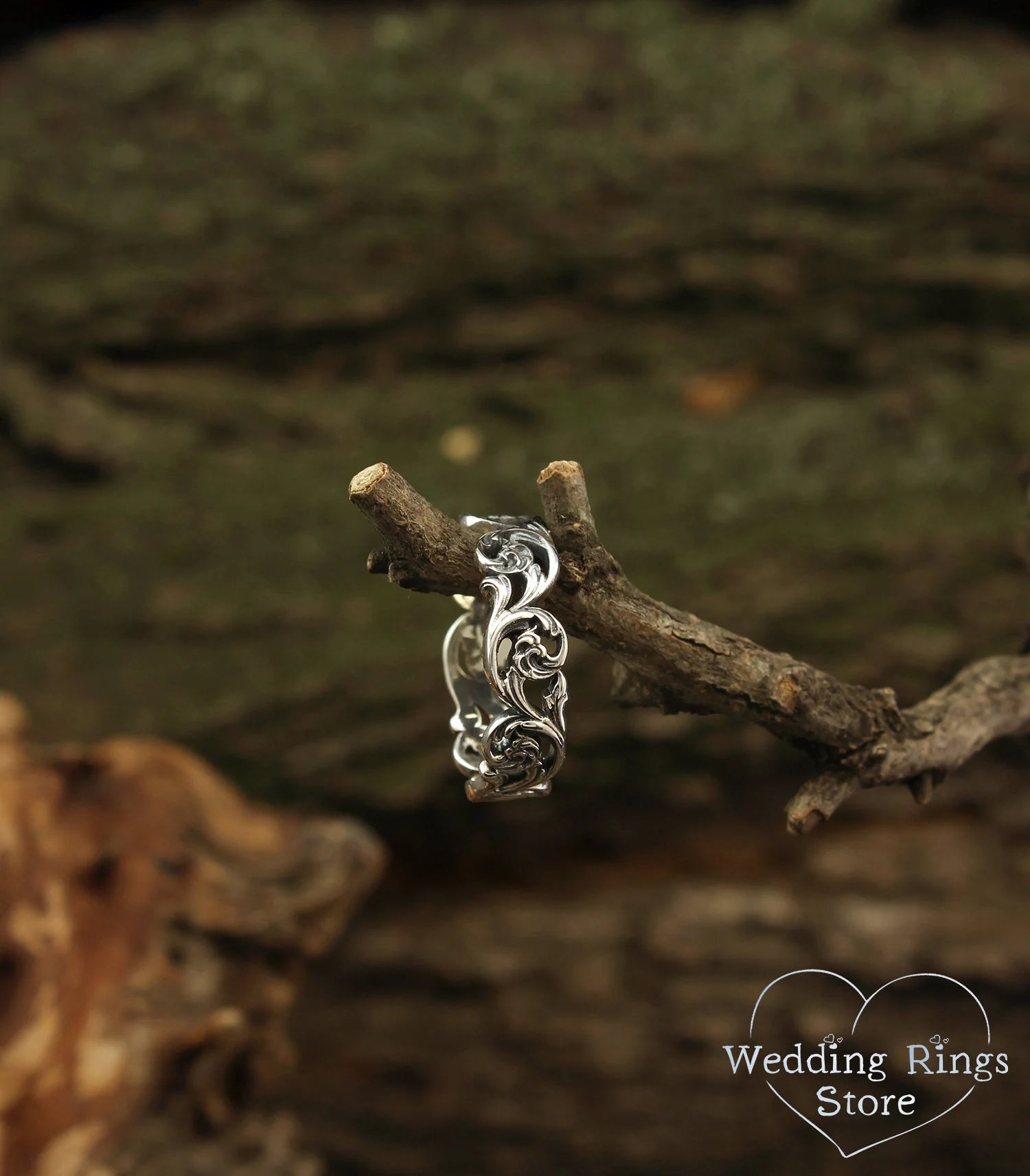 Women's Silver Vine Wedding Ring in Vintage Style