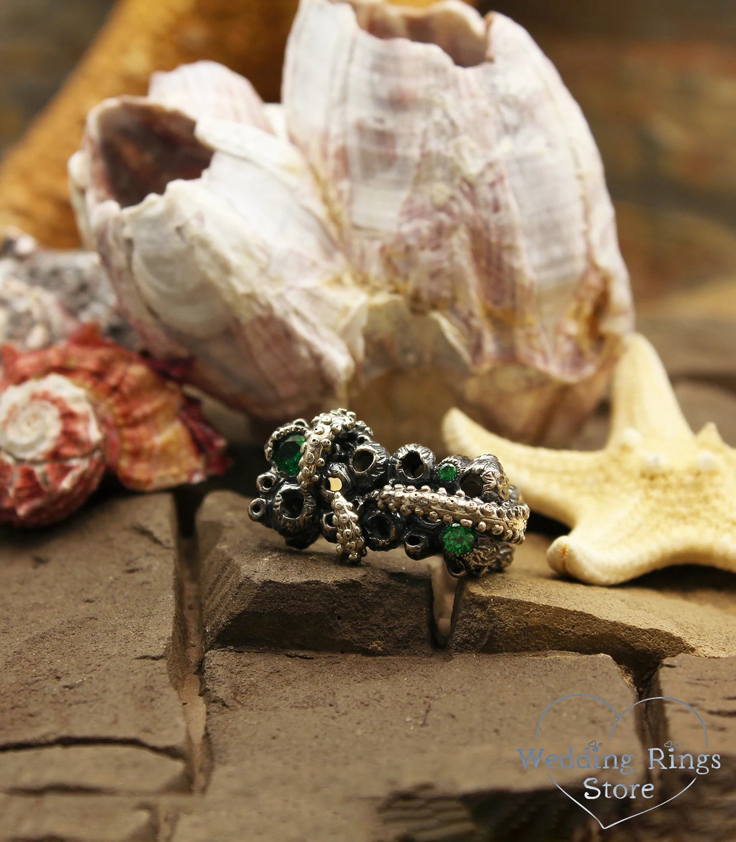 Solid Silver Ocean Seashells Ring with Emerald Gemstone