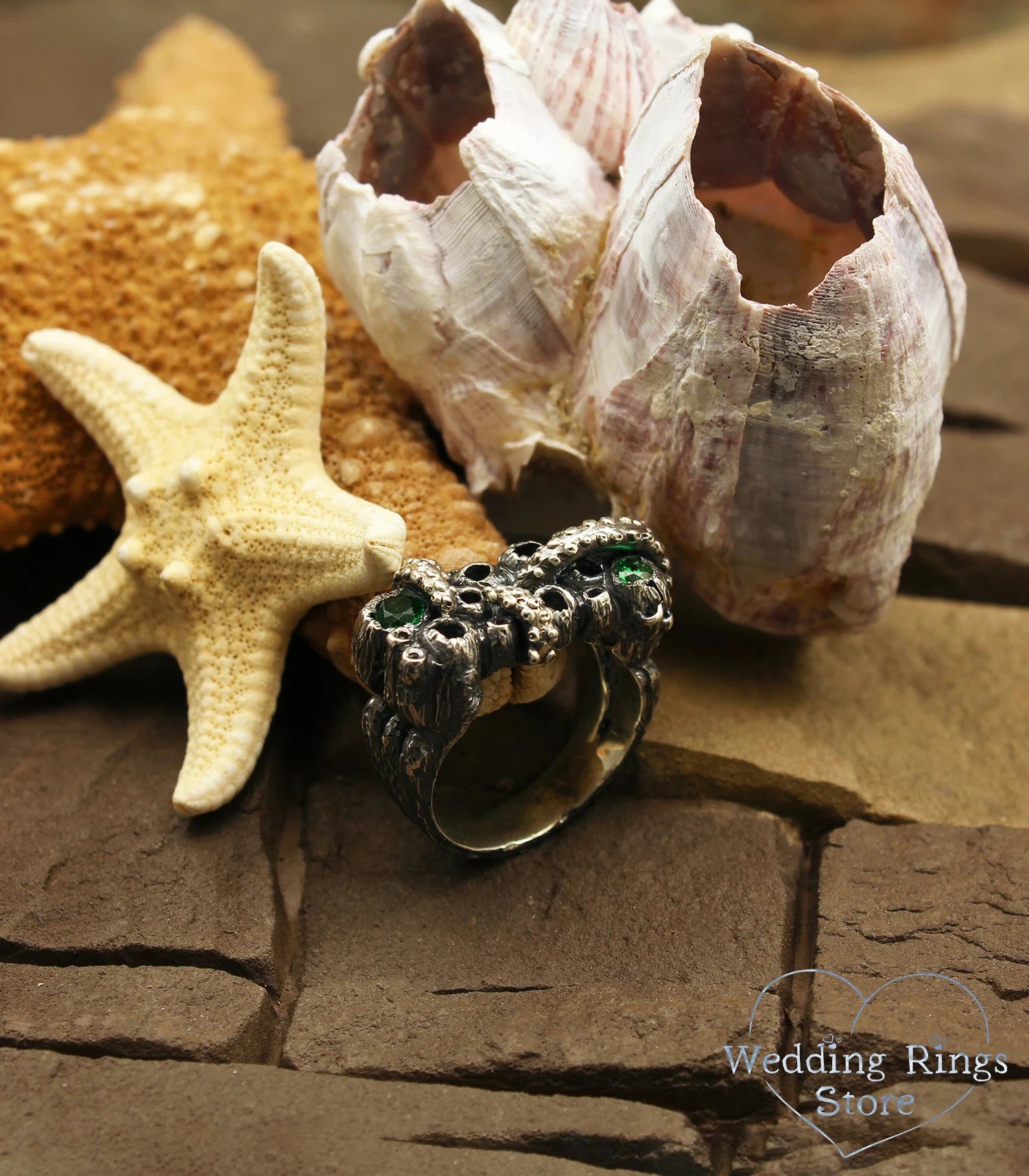 Solid Silver Ocean Seashells Ring with Emerald Gemstone