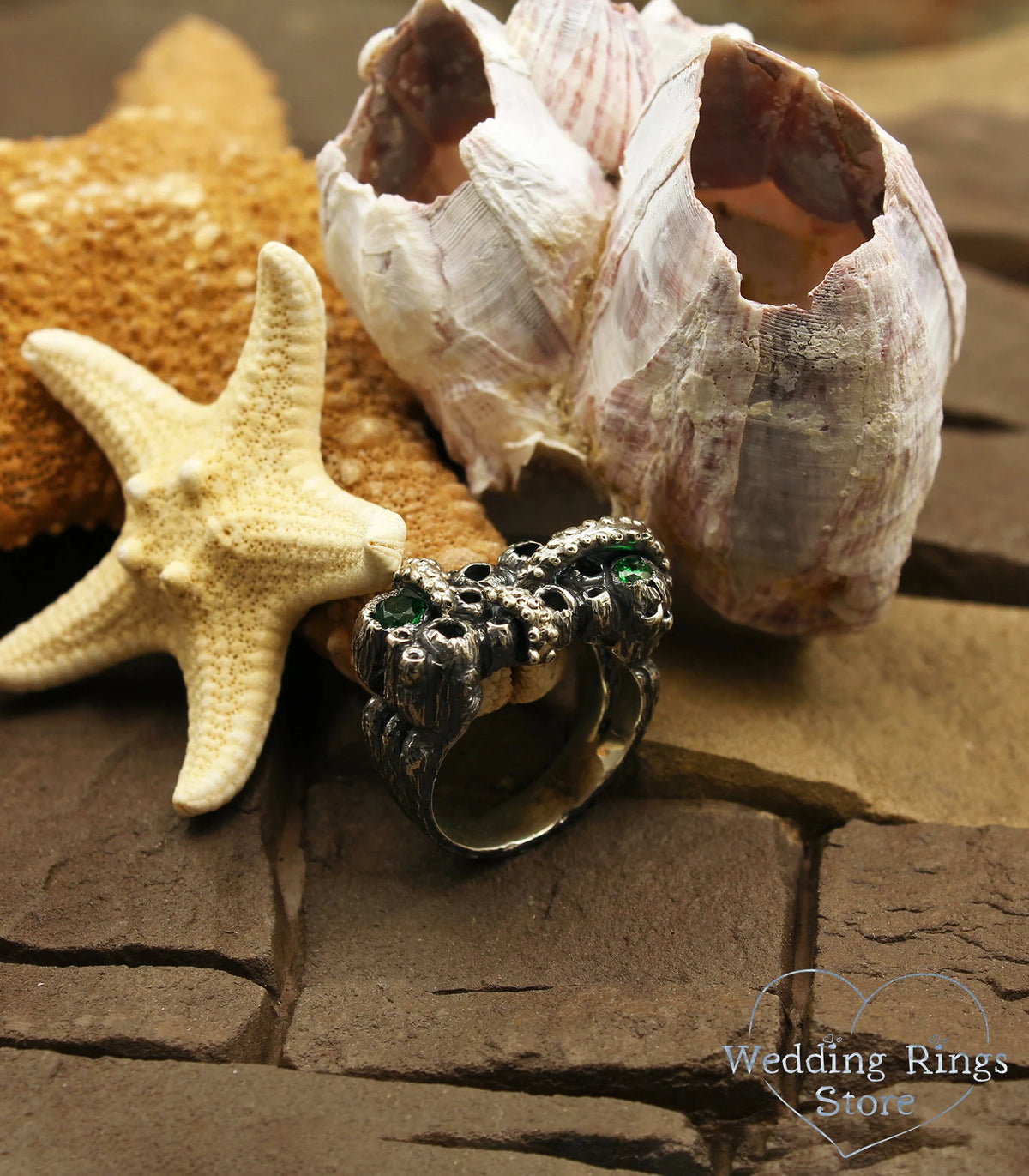 Silver Ocean Seashells Ring with Emerald | WringsStore